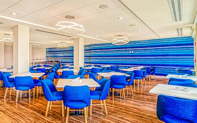 Holiday Inn Resort Oceanfront at Surfside Beach by IHG