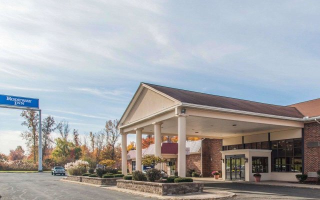 Rodeway Inn & Suites