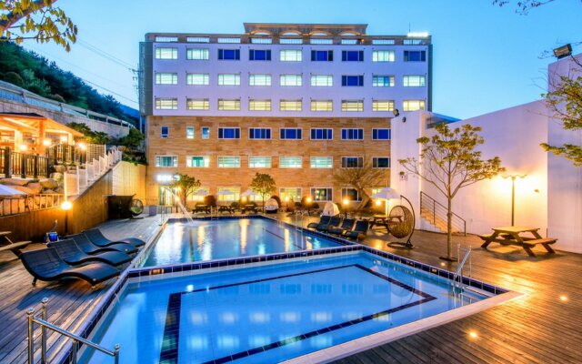 Doya Family Hotel