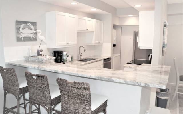 Jamaica Royale T23 - 2 Br Condo