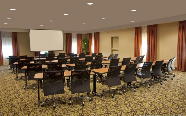 Staybridge Suites Chantilly - Dulles Airport by IHG