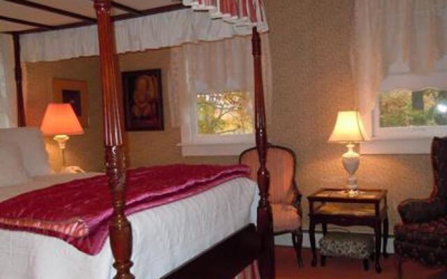Tidewater Inn