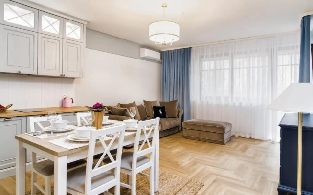 Apartament ,,Cesarski Dwór”