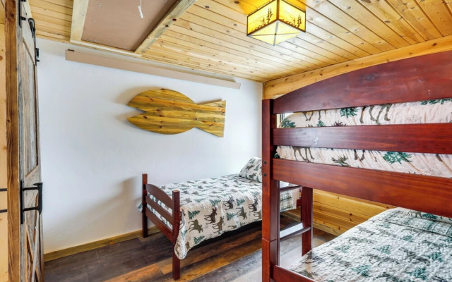 Modern Granby Retreat: Fish, Hike & Relax!