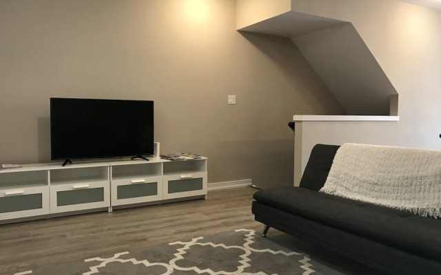 Executive Lakeview Town Home