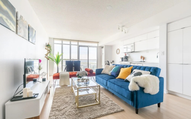 Gorgeous Luxury Condos near the CN Tower