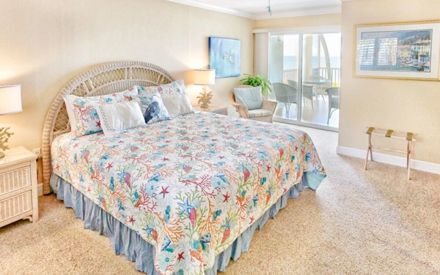 Island Beach Club 230D