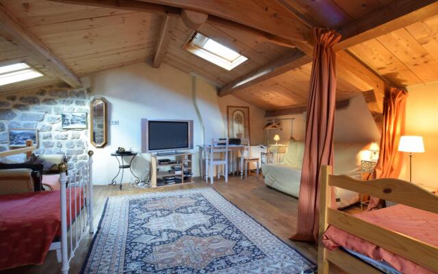 Stunning, Detached Holiday Home With Heatable Pool