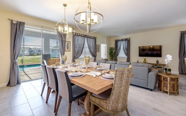 Stinger Drive Villa 8908 Chmapions Gate