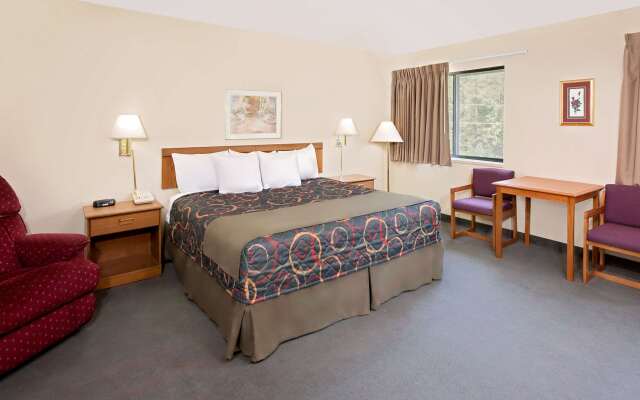 Days Inn by Wyndham Boonville