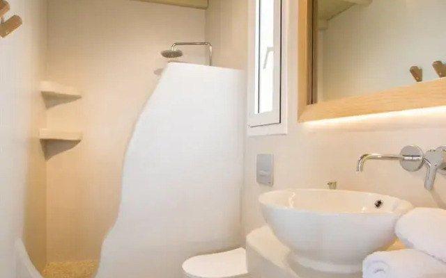 Theros Luxury Villas