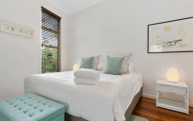 18 Adams St The Beach Shack fabulous location close to the beach – Guest Rooms – Sunshine Beach