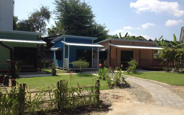 Raintree Boutique Hut