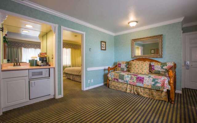 Carmel Inn And Suites