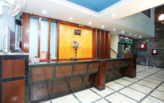 OYO 8178 Hotel Saket
