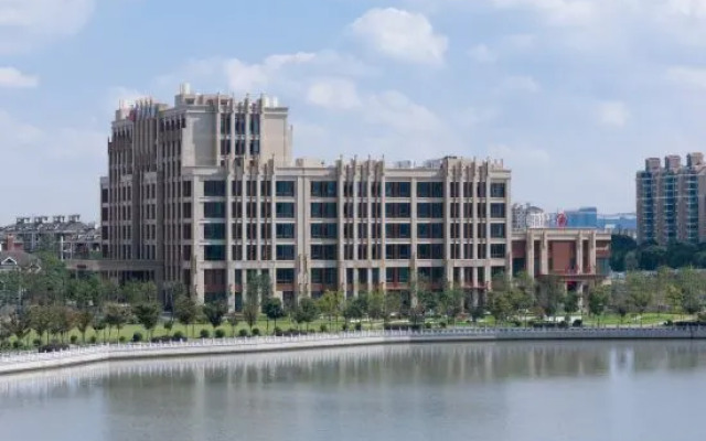 Huhua Grand Hotel