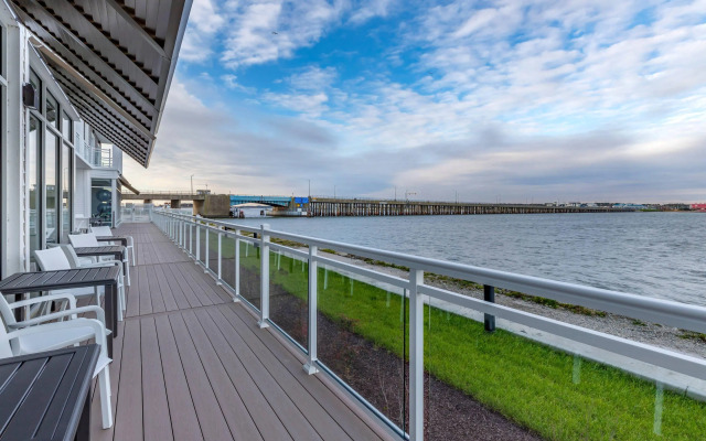 Cambria Hotel Ocean City - Bayfront