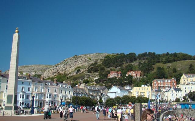 Min y Don Llandudno