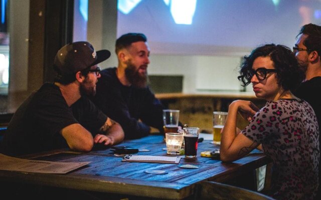 Pint On Punt Backpackers