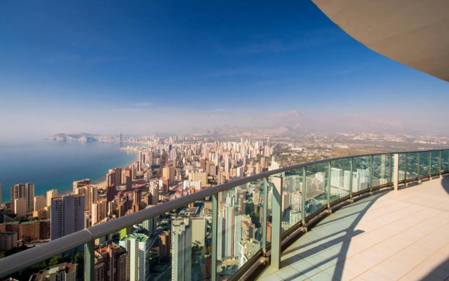 Luxury apartment on the 40th floor with amazing views