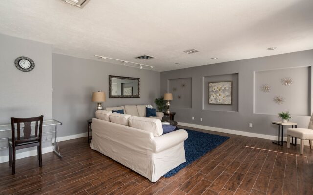 Soak In Oak Sleeps 14 Best Location