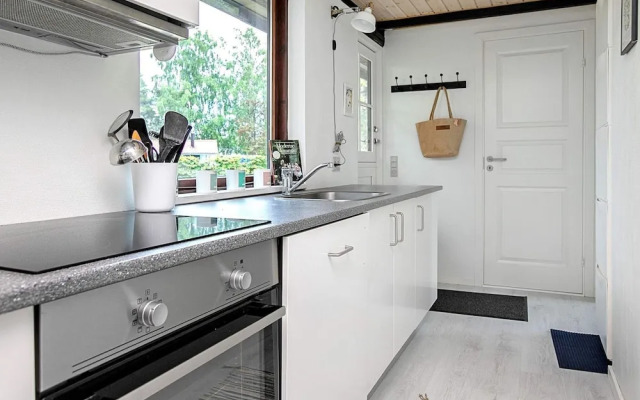 6 Person Holiday Home in Vaeggerlose