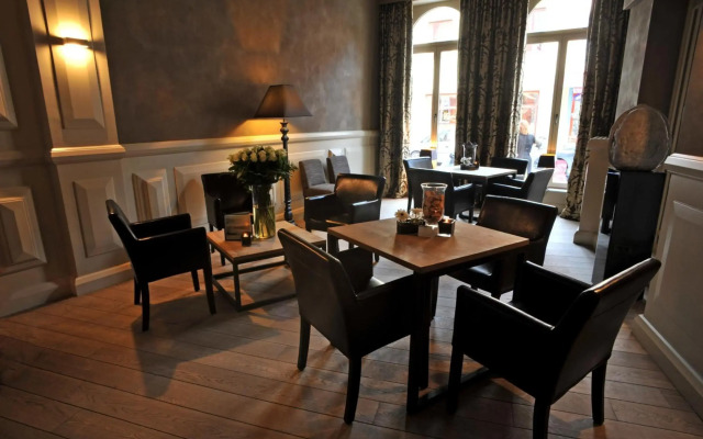 Flanders Hotel