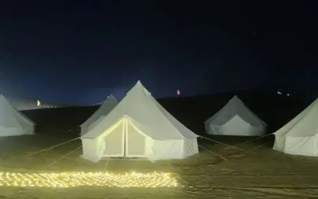Zhongwei Daxing Night Desert Camp