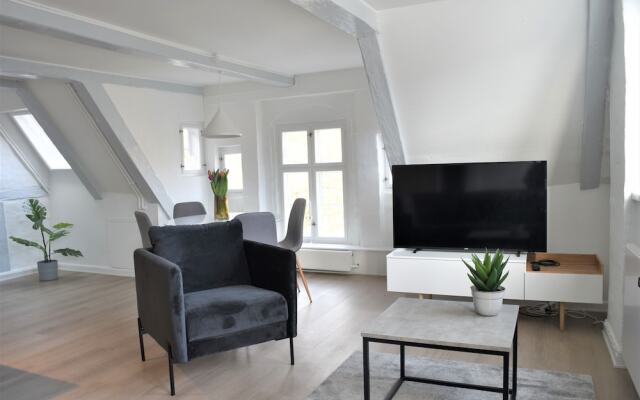 Sanders Old Square - Chic 1-bdr Apt Near Stroget