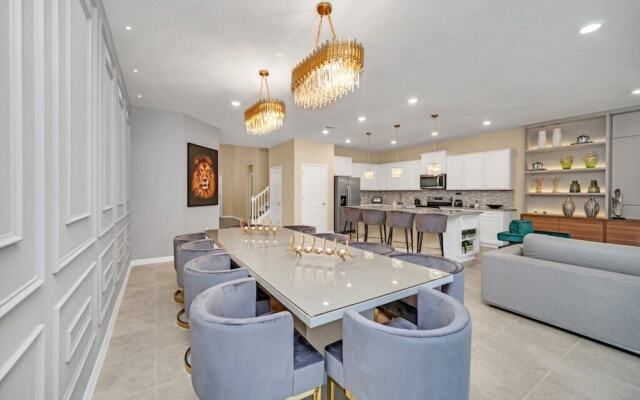 Phillips 8Bed Family Friendly Retreat