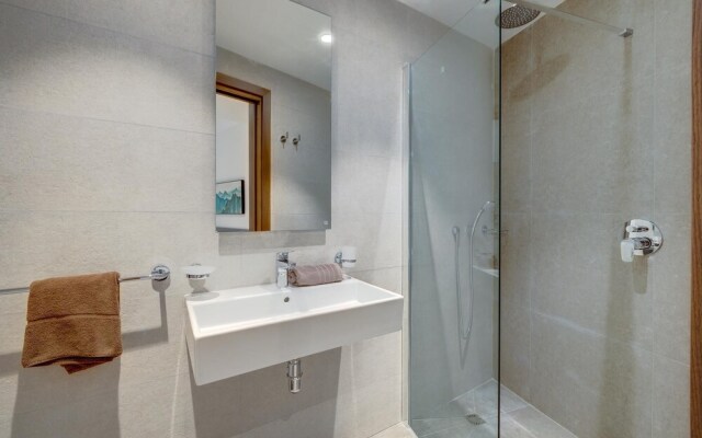 Luxury 2BR Apartment in Portomaso