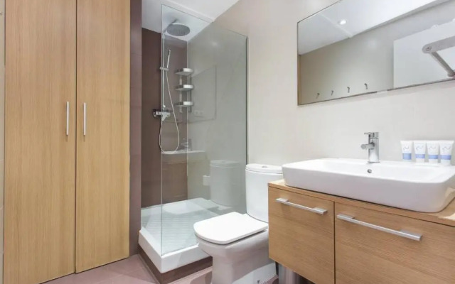 Bright and modern 4bedroom with terrace in Las Ramblas P1