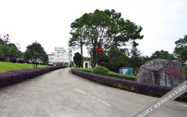 Tianyou Manor