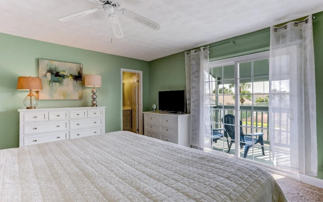 Fernandina Shores Condo with Private Balcony and Access to Pool by RedAwning