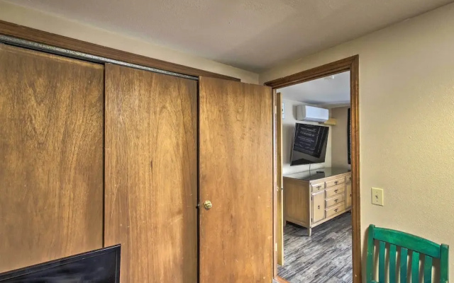 Dtwn Sheboygan Apt Above Local Bar!