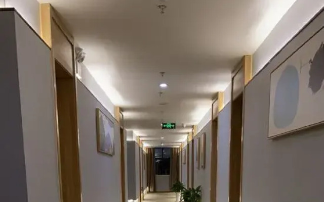 Guangde Hangting Business Hotel