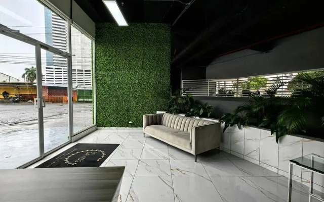 Room-sofa Bed Stay Rooftop Pool & Gym, A
