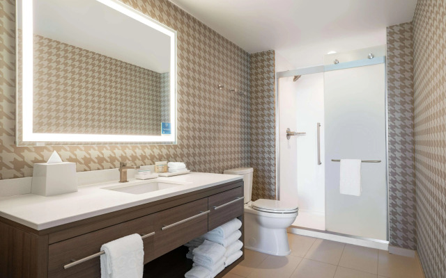 Home2 Suites By Hilton Woodland Hills