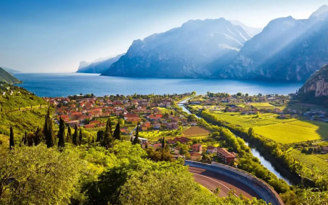 Torbole Relax, Pool & Balcony Apartment 2