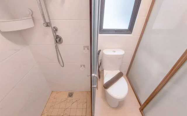 Good Location And Relaxing 2Br Sky House Bsd Apartment