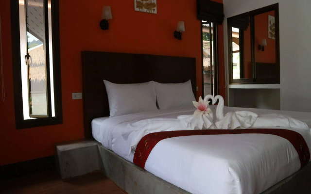 Lanta Smile Resort @Longbeach