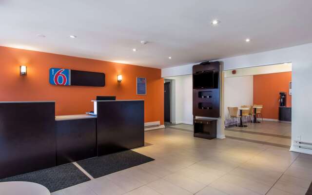 Motel 6 Sudbury, ON