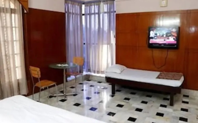 Iroomz Ashoka Comforts