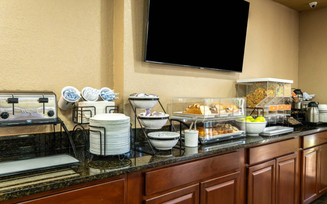 Comfort Inn & Suites Lakeland North I-4