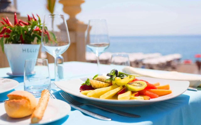 Hellenia Yachting Hotel