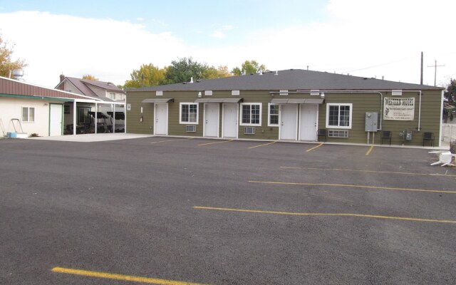 Western Motel Lovell