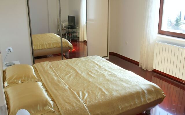 "luxury Apartment in Opatija for 8 People With Pool and Silk Bedding"