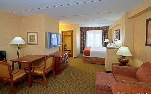 Holiday Inn Express & Suites Tempe by IHG