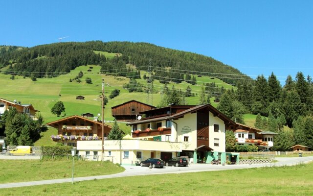 Peaceful Apartment In Gerlos Near Ski Area Zillertal Arena