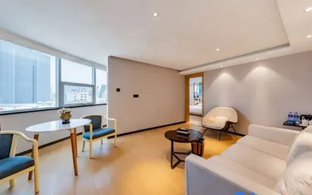 Hohhot Queqiao Hotel (Hailiang Square Zhongshan Road Subway Station Store)